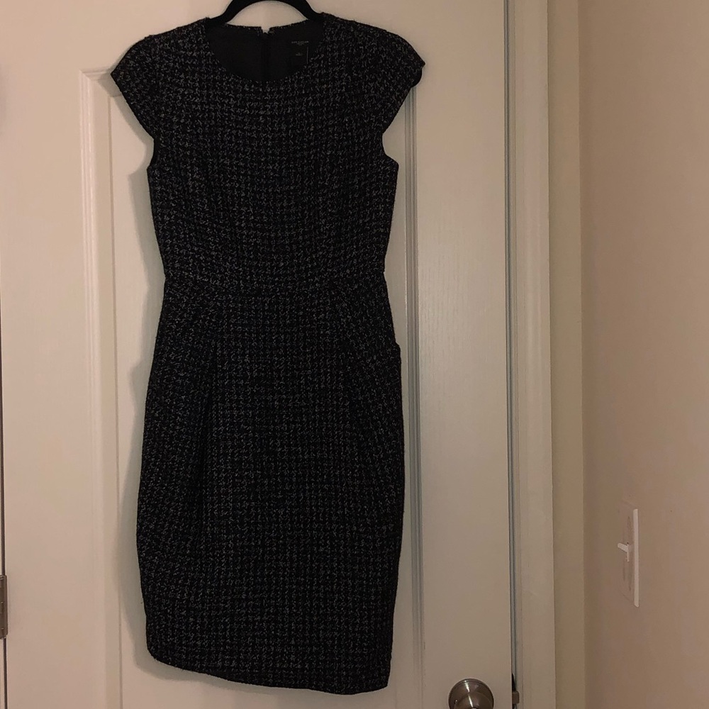 Ann Taylor dress with pockets!